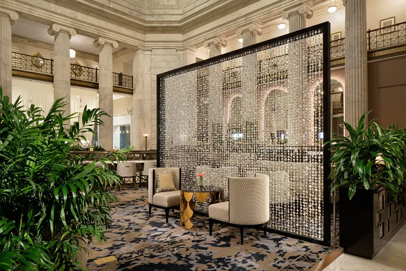 Kristályfüggöny fal - Hotel lobby